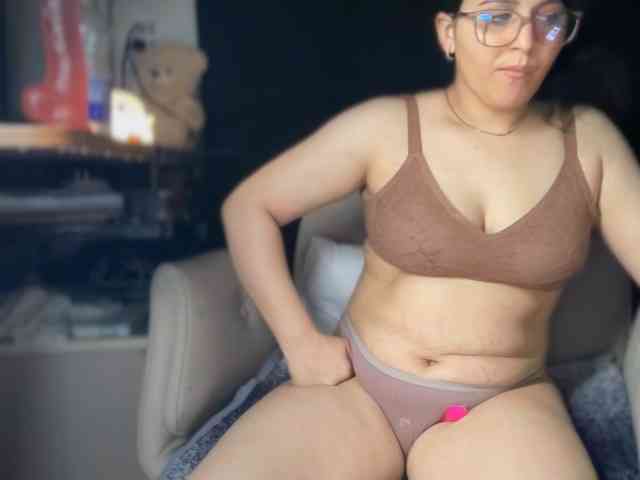 ema-love webcam