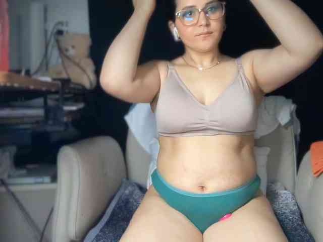 ema-love webcam
