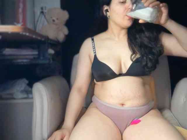 ema-love webcam