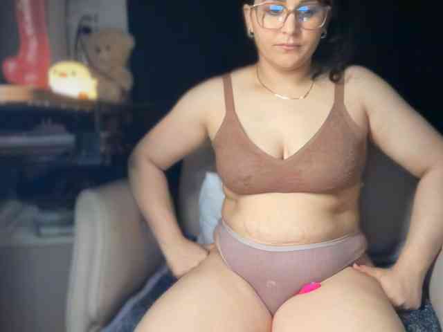ema-love webcam