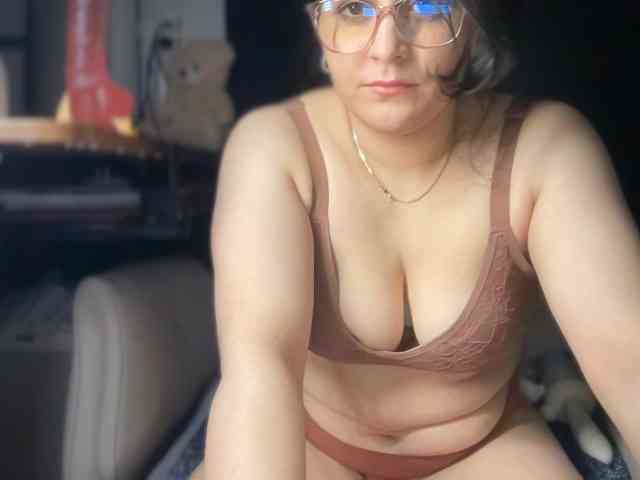 ema-love webcam