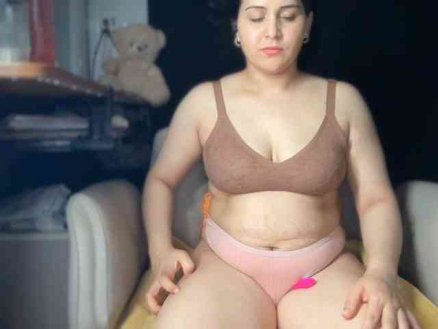 ema-love webcam