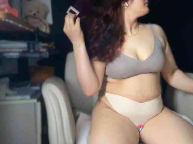 ema-love webcam