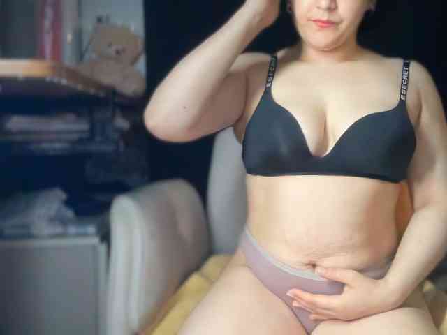 ema-love webcam
