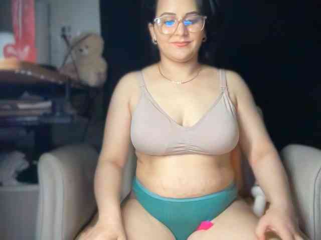 ema-love webcam