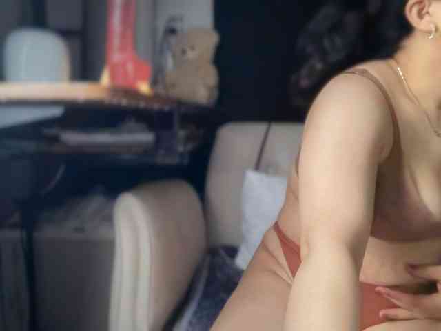 ema-love webcam