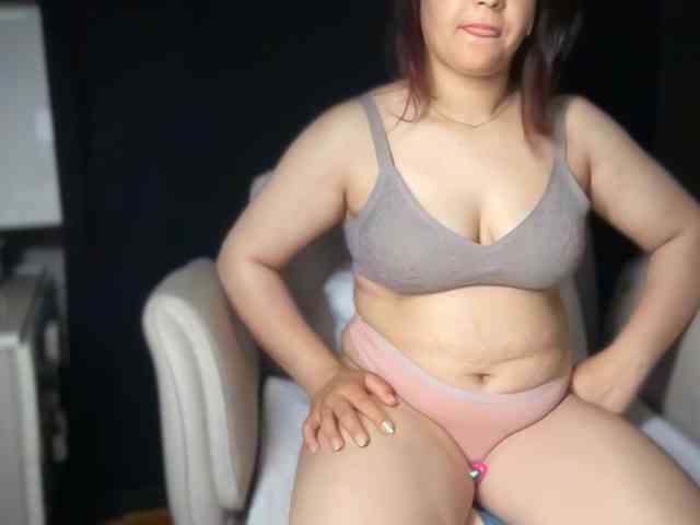 ema-love webcam