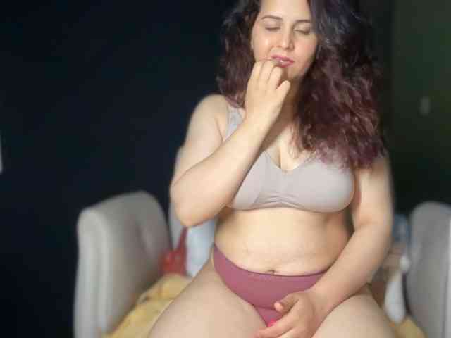 ema-love webcam