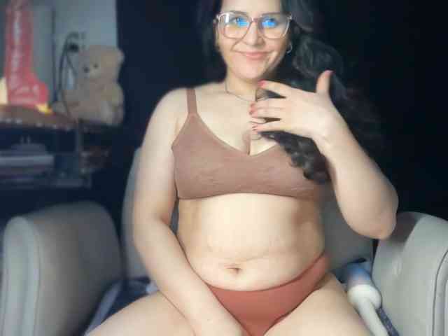 ema-love webcam