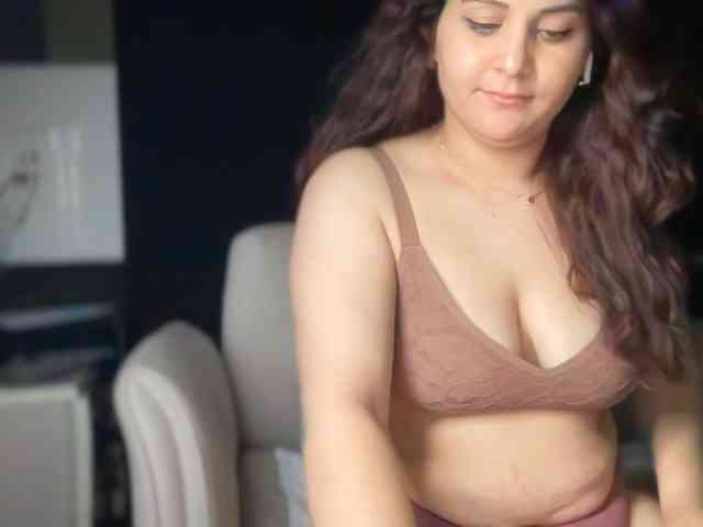 ema-love webcam