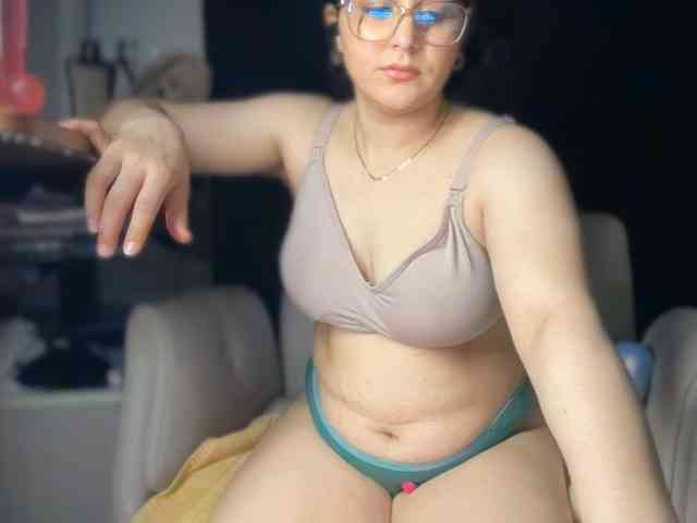 ema-love webcam
