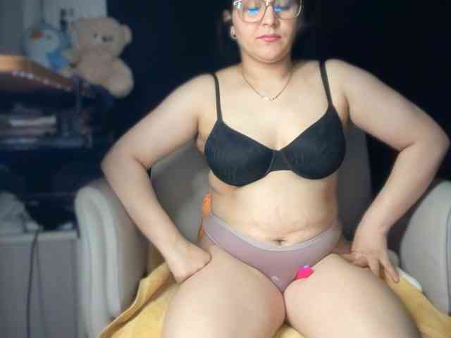 ema-love webcam