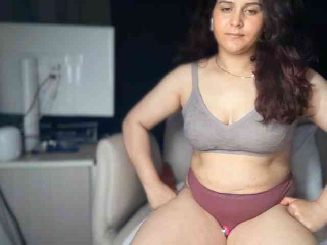 ema-love webcam