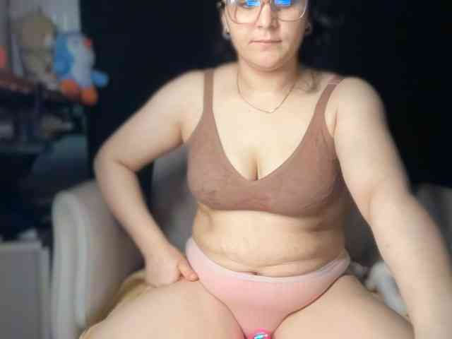 ema-love webcam