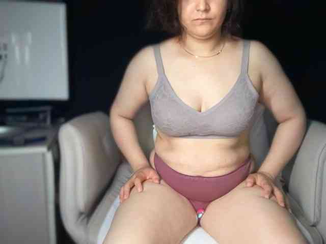 ema-love webcam