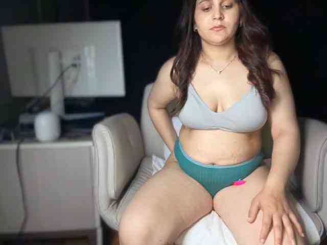 ema-love webcam