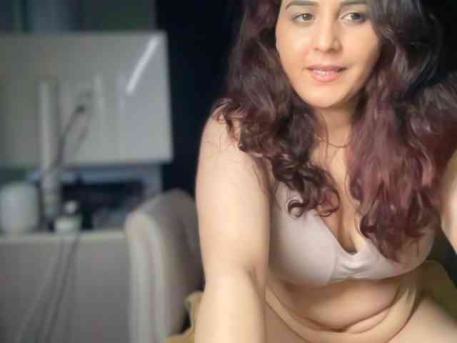 ema-love webcam