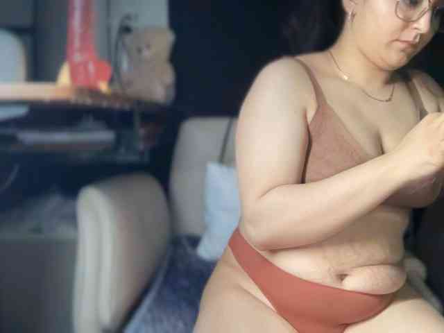 ema-love webcam
