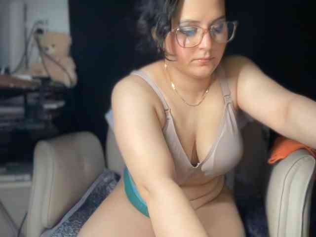 ema-love webcam