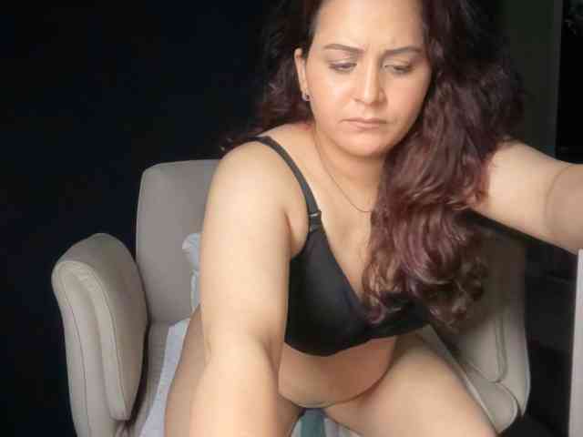 ema-love webcam