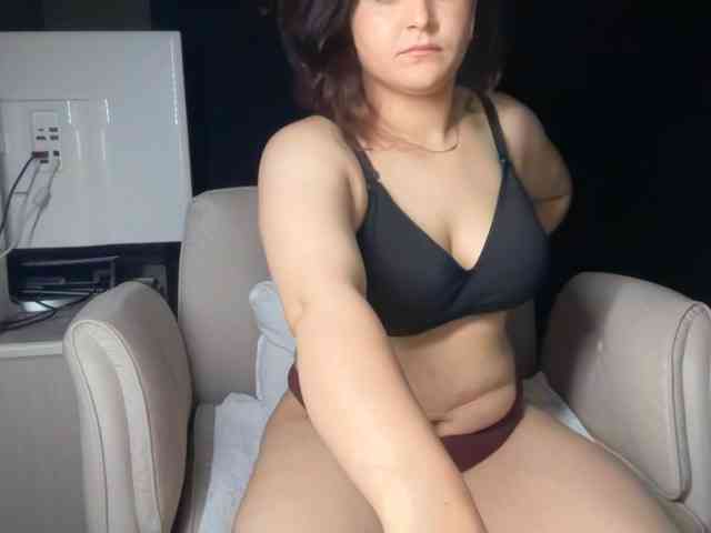 ema-love webcam