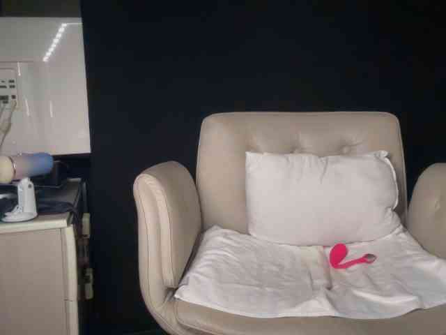 ema-love webcam