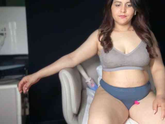 ema-love webcam