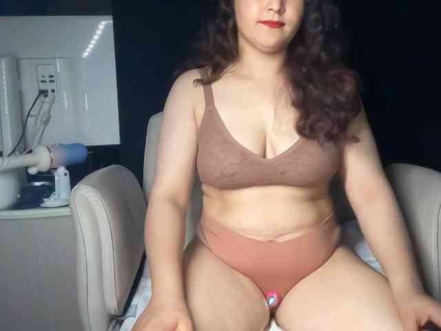 ema-love webcam