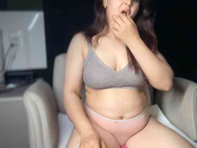 ema-love webcam