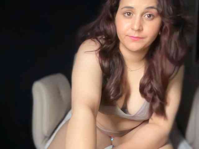 ema-love webcam