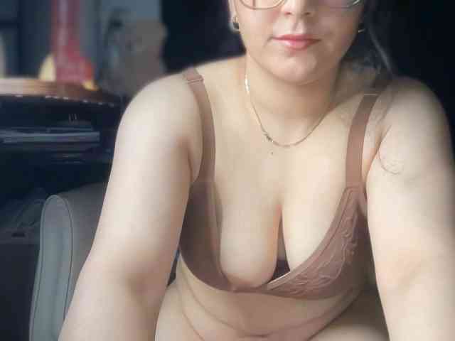 ema-love webcam
