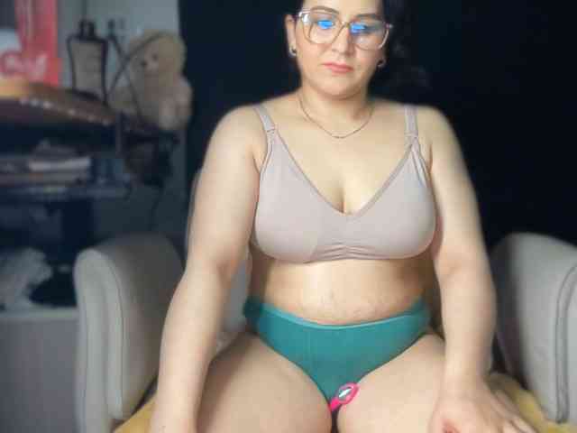 ema-love webcam