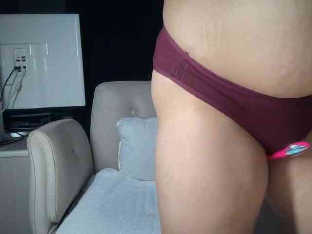 ema-love webcam