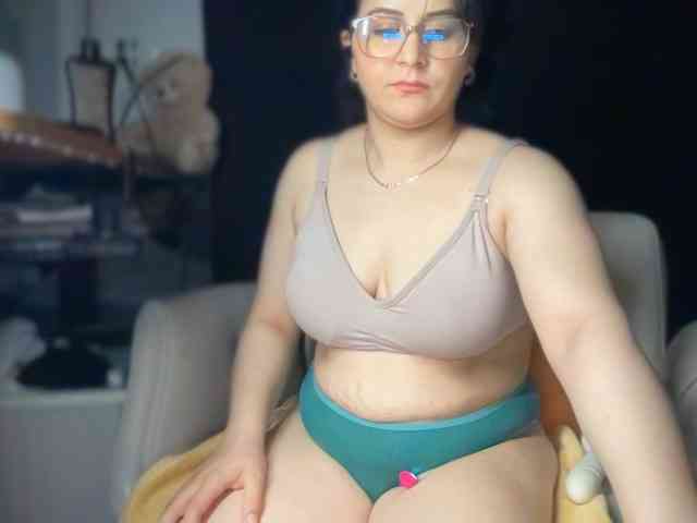 ema-love webcam