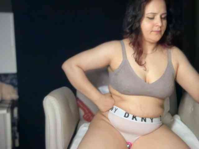 ema-love webcam