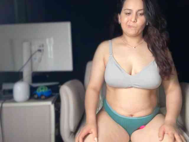 ema-love webcam