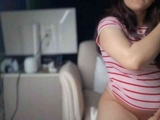 ema-love webcam