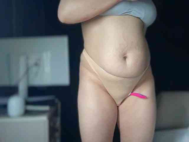 ema-love webcam