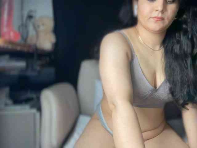 ema-love webcam
