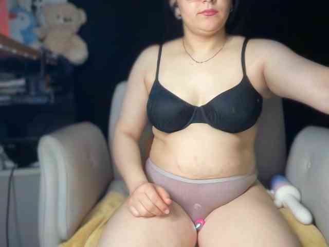ema-love webcam