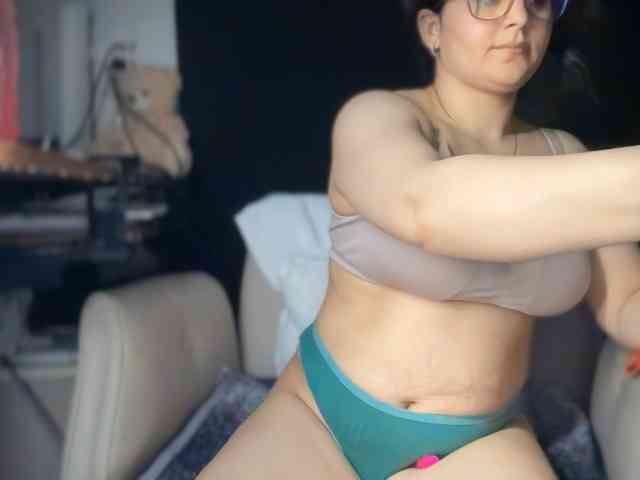 ema-love webcam