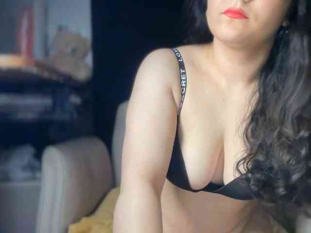 ema-love webcam