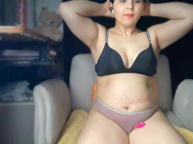 ema-love webcam
