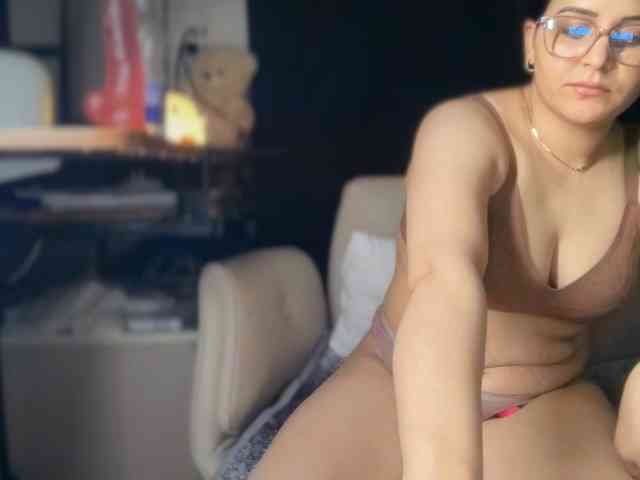 ema-love webcam