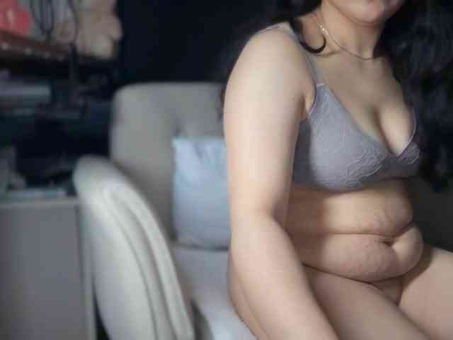 ema-love webcam