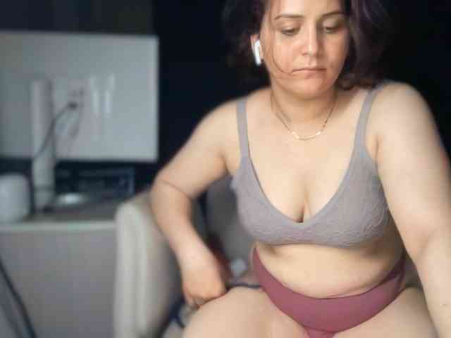 ema-love webcam