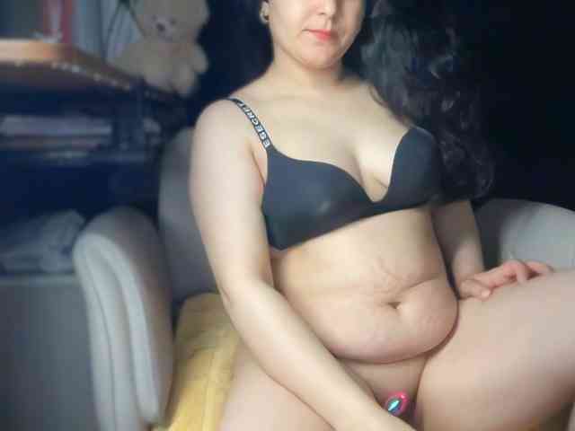 ema-love webcam