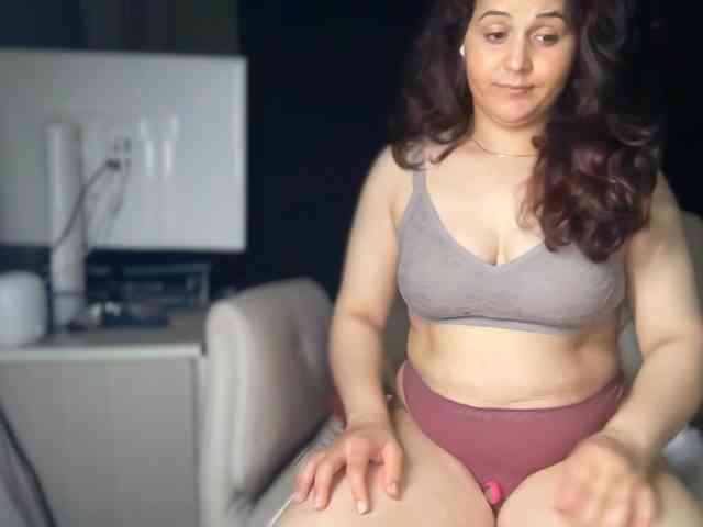 ema-love webcam