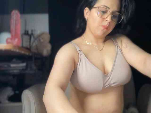 ema-love webcam