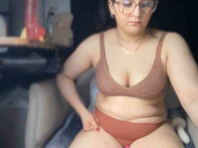 ema-love webcam